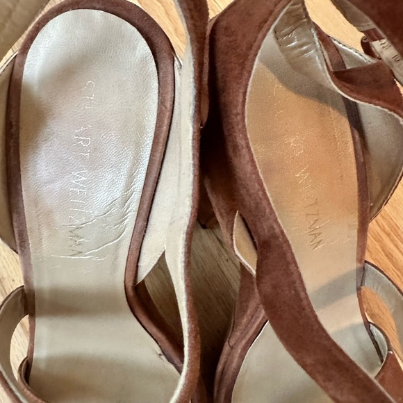 Gorgeous Hardly Worn Platform Wedge Strap Sandal - Picture 7 of 7